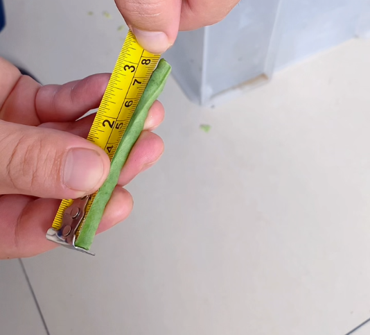 切菜機(jī)怎么切葉莖 切菜機(jī)怎么切葉莖