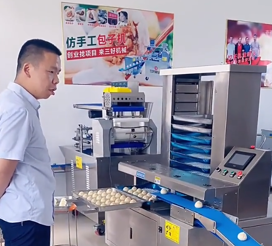 智慧廚房應(yīng)該使用什么樣的包子機做包子